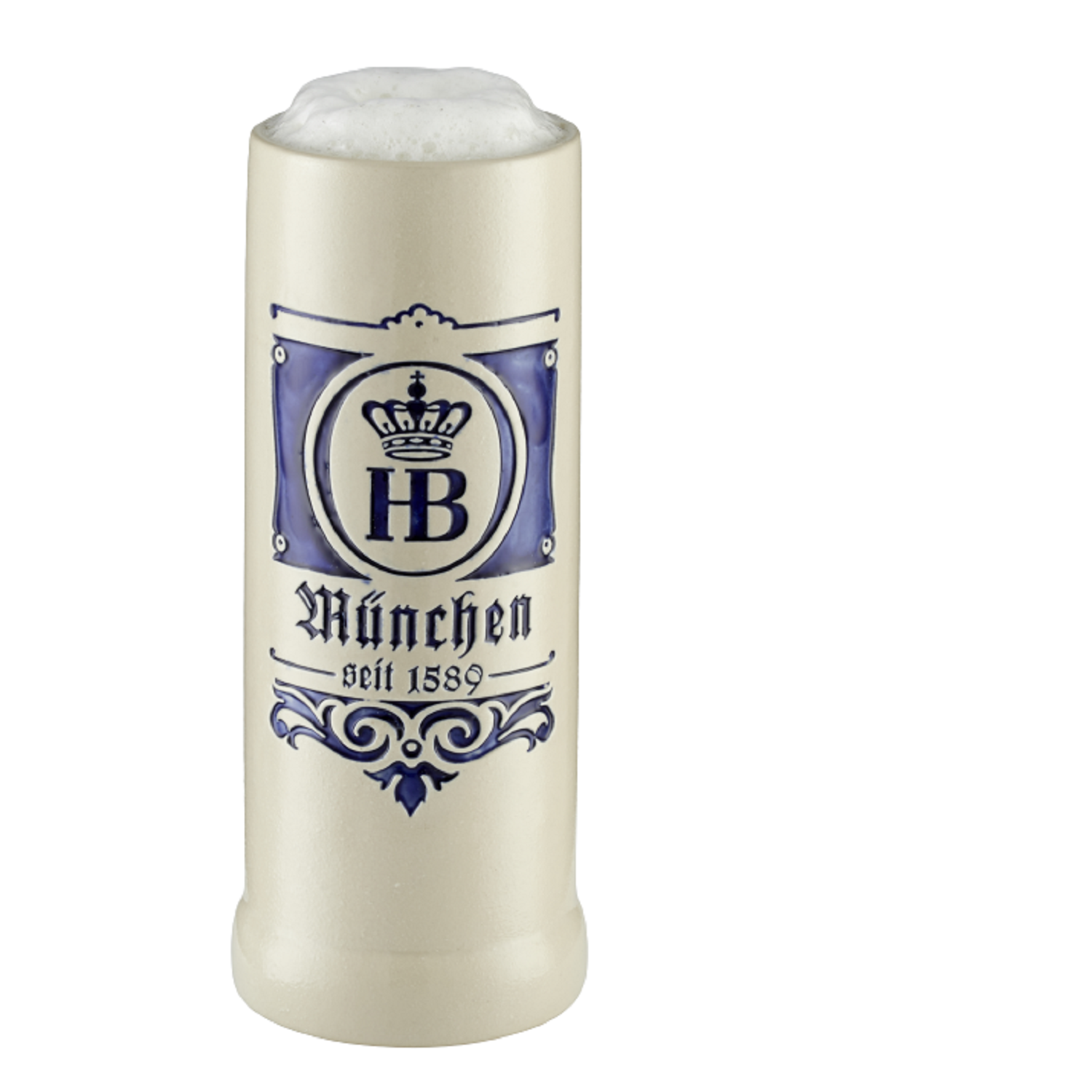Traditioneller HB Steinkrug 'Saga' aus Keramik mit blauem Hofbräuhaus München Logo und Aufschrift 'seit 1589', gefüllt mit Schaumkrone.